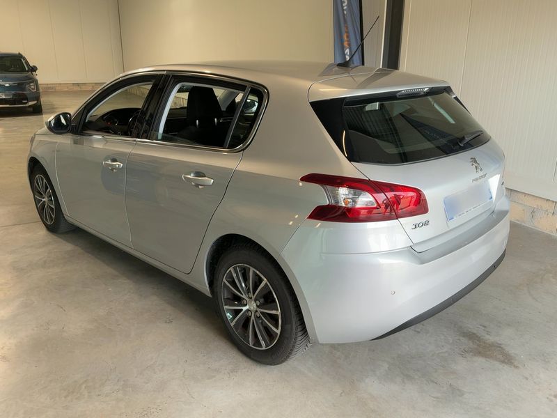 Peugeot 308 1.6 Blue-HDi Allure — zdjęcie 3