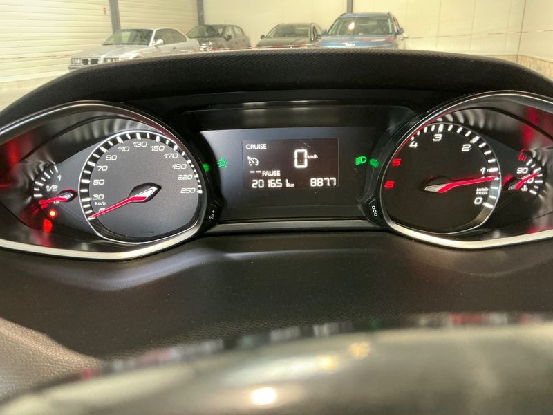 Peugeot 308 1.6 Blue-HDi Allure — zdjęcie 13