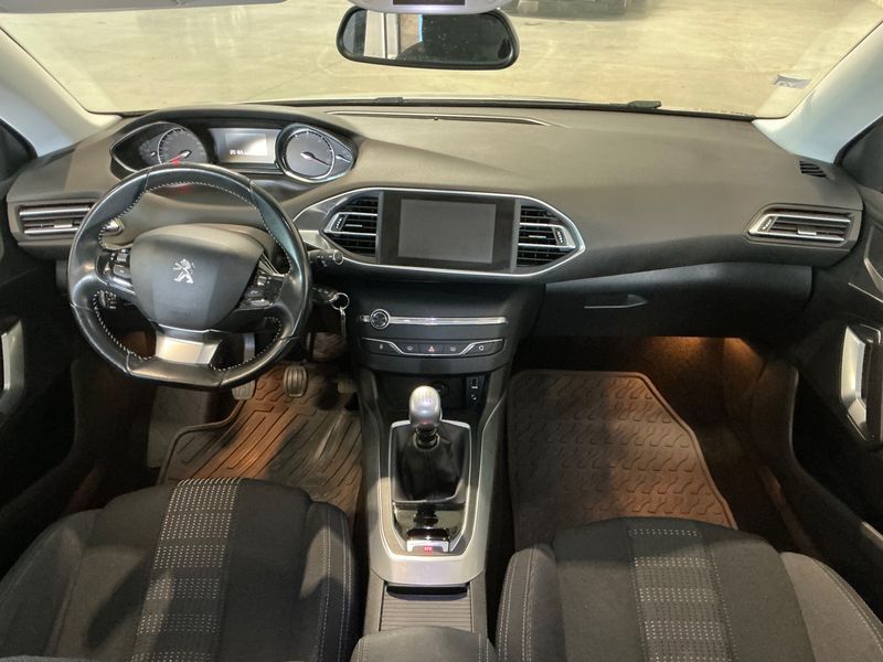 Peugeot 308 1.6 Blue-HDi Allure — zdjęcie 12