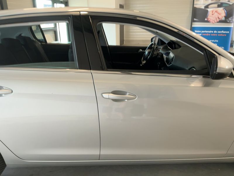 Peugeot 308 1.6 Blue-HDi Allure — zdjęcie 7