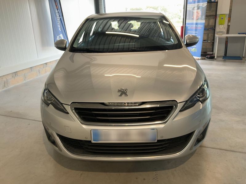 Peugeot 308 1.6 Blue-HDi Allure — zdjęcie 9
