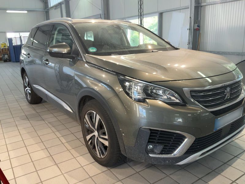 Peugeot 5008 1.5 Blue-HDi Allure 2018 – снимка 12