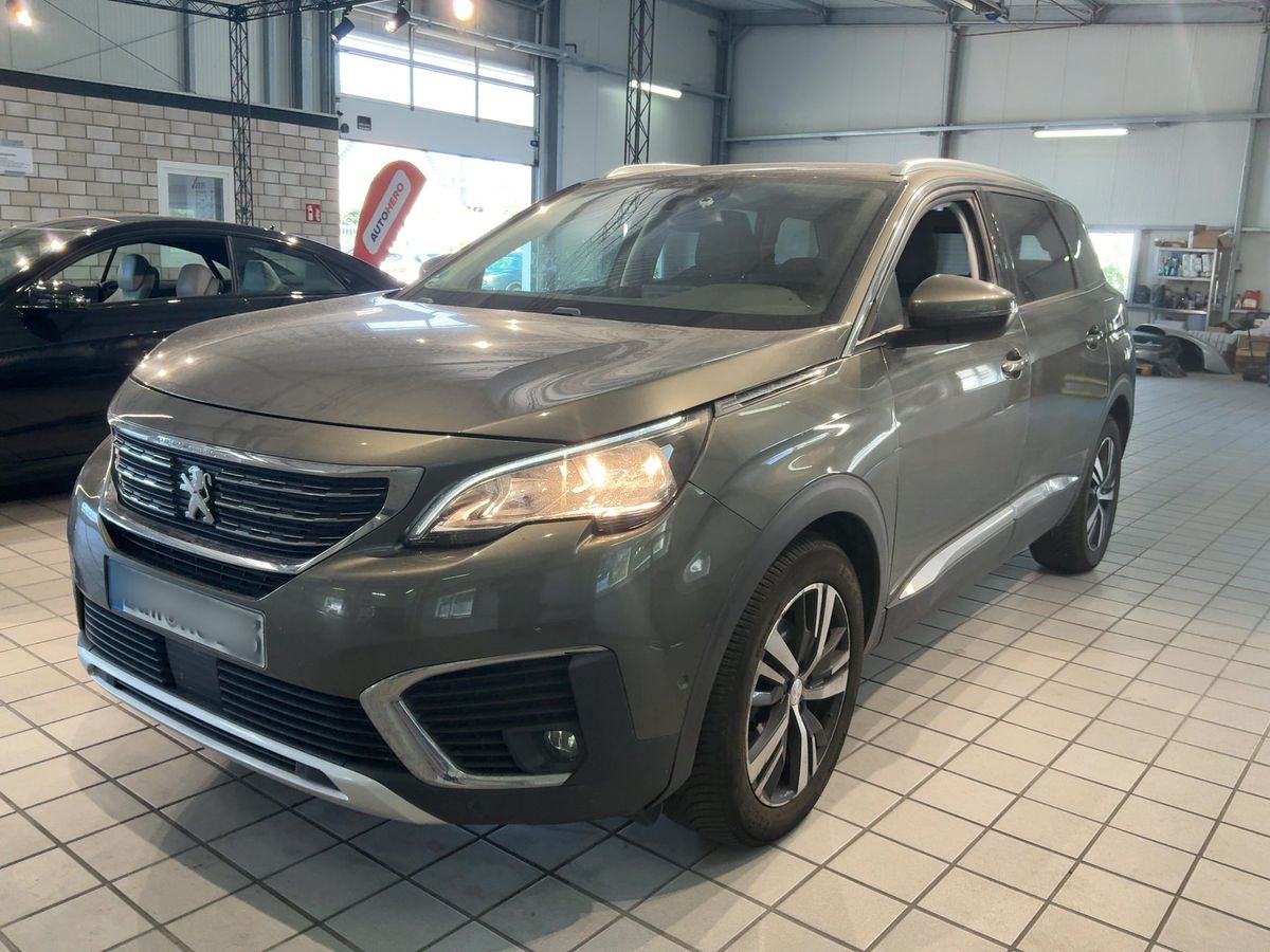 Peugeot 5008 2018 — photo 1