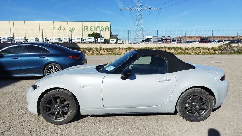Mazda MX-5 1.5 Luxury — zdjęcie 4