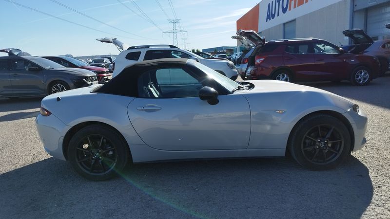Mazda MX-5 1.5 Luxury — zdjęcie 7