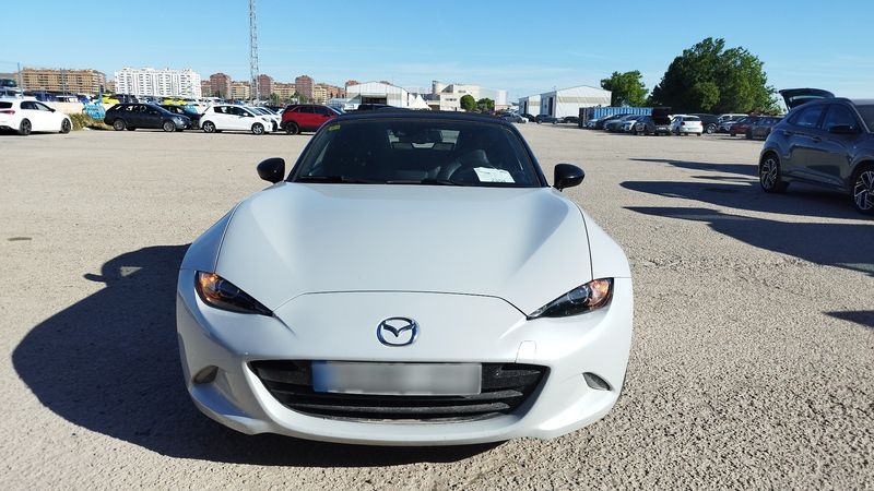 Mazda MX-5 1.5 Luxury — zdjęcie 9
