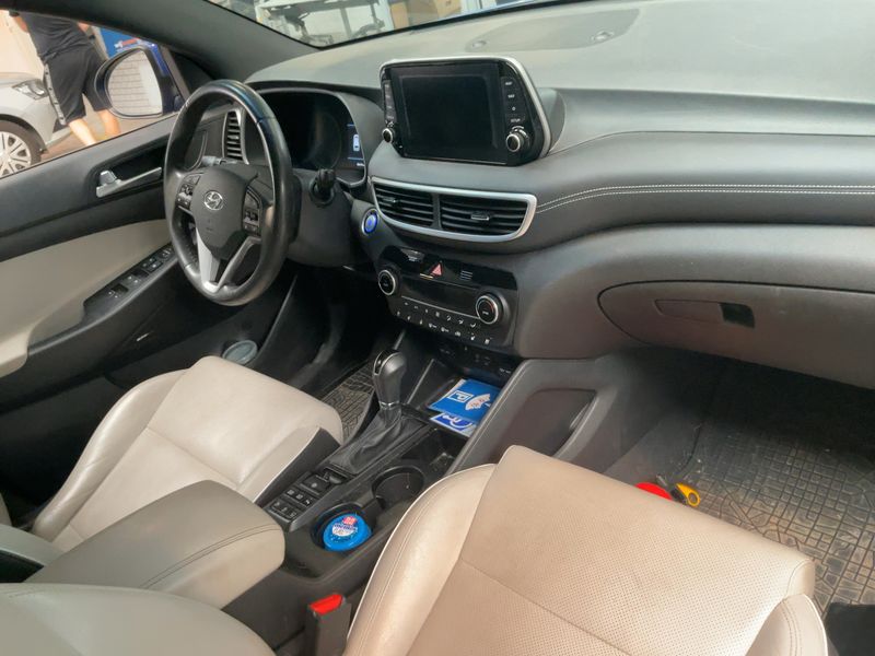 Hyundai Tucson 1.6 CRDi Style 2WD — zdjęcie 12