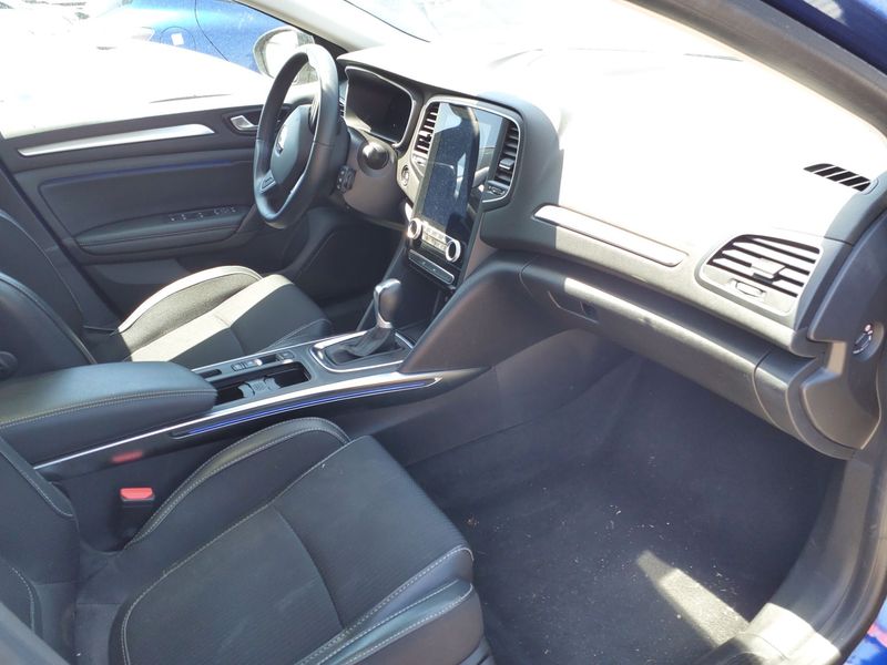 Renault Megane 1.3 TCe Techno — zdjęcie 9
