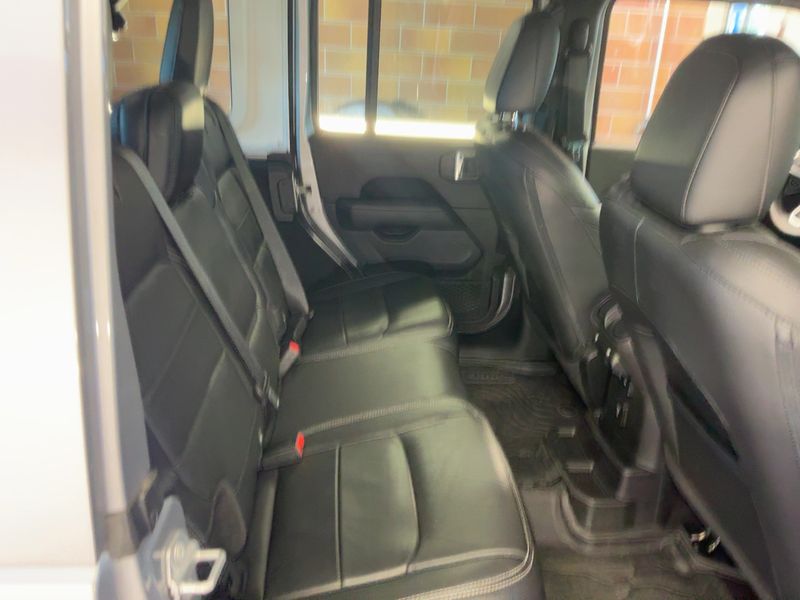 Jeep Wrangler Unlimited 2.0 TGDi Sahara — zdjęcie 14