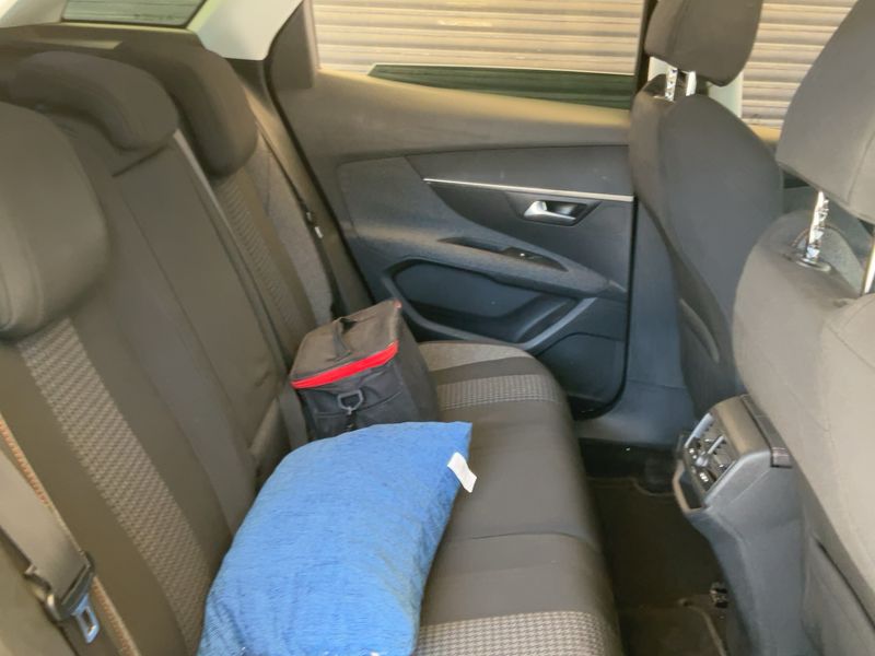 Peugeot 3008 1.6 Blue-HDi Active — zdjęcie 14