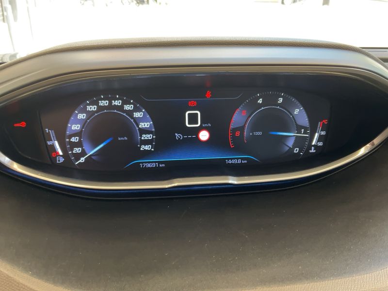Peugeot 3008 1.6 Blue-HDi Active — zdjęcie 13