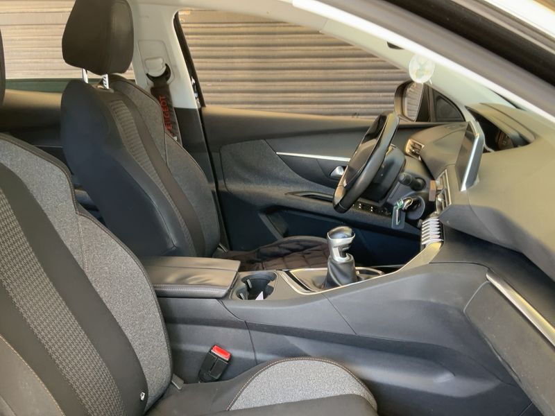 Peugeot 3008 1.6 Blue-HDi Active — zdjęcie 11