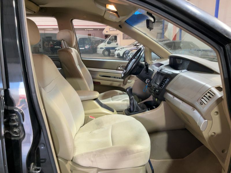 Ssangyong Rodius 270 Xdi Premium — zdjęcie 11