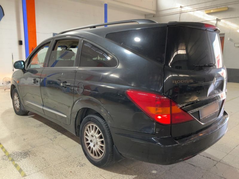 Ssangyong Rodius 270 Xdi Premium — zdjęcie 3