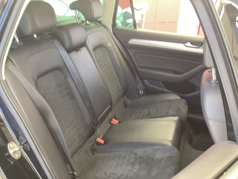 Volkswagen Passat 2.0 TDI Sport BlueMotion Tech — zdjęcie 14