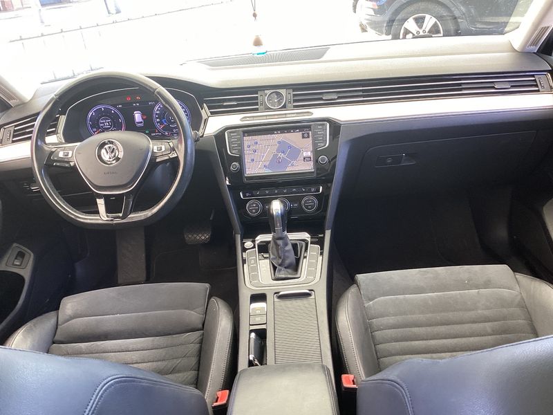 Volkswagen Passat 2.0 TDI Sport BlueMotion Tech — zdjęcie 12