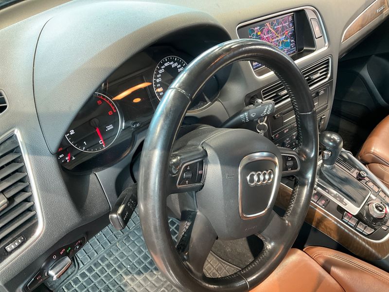 Audi Q5 2.0 TDI quattro 2012 – снимка 32