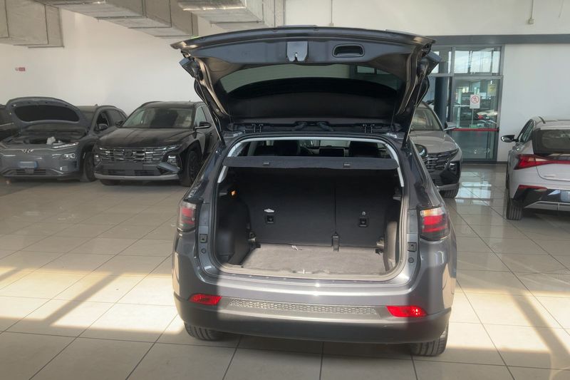 Jeep Compass 1.5 GSE T4 e-Hybrid Night Eagle FWD — zdjęcie 10