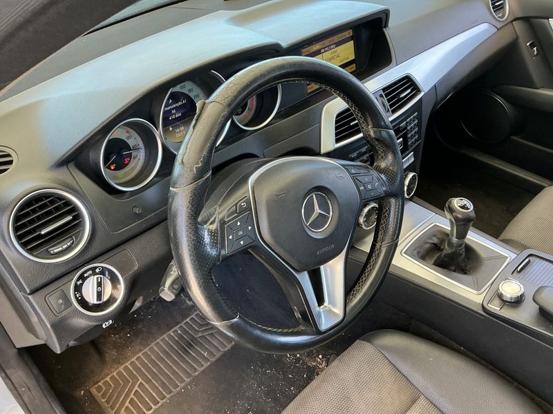 Mercedes-Benz C-Klasse C 220 CDI BlueEfficiency Avantgarde 2012 – снимка 29