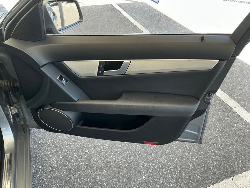 Mercedes-Benz C-Klasse C 220 CDI BlueEfficiency Avantgarde 2012 – снимка 27