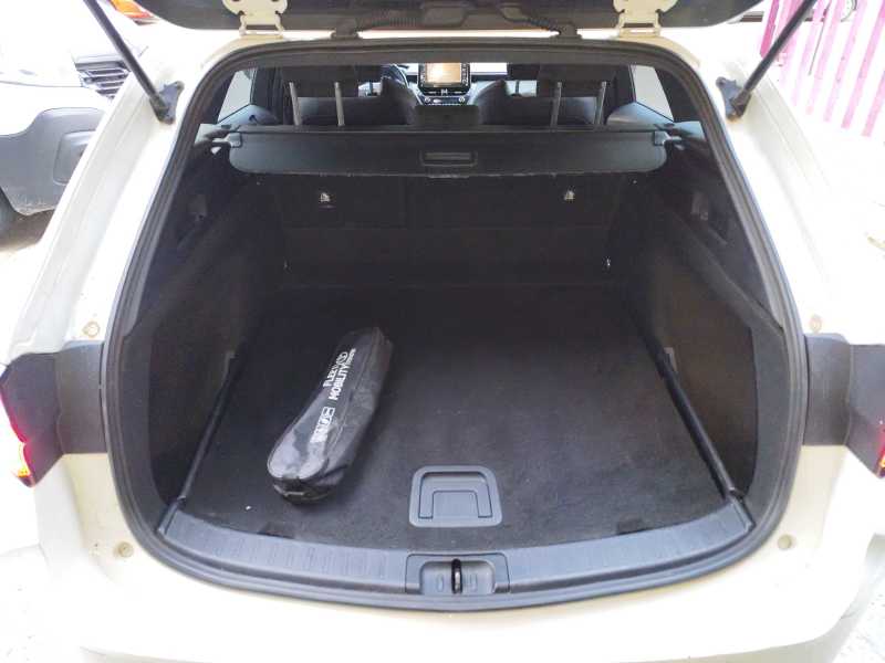 Toyota Corolla 1.8 Hybrid Business Edition photo Toyota Corolla 1.8 Hybrid Business Edition