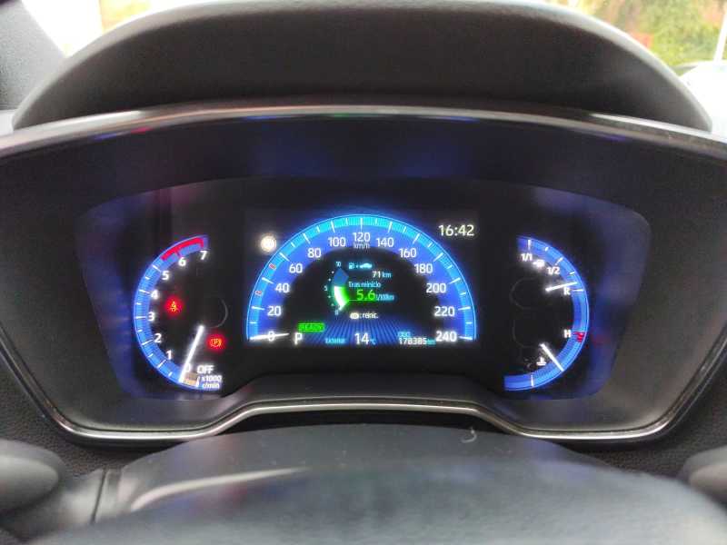 Toyota Corolla 1.8 Hybrid Business Edition photo Toyota Corolla 1.8 Hybrid Business Edition