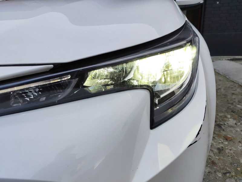 Toyota Corolla 1.8 Hybrid Business Edition photo Toyota Corolla 1.8 Hybrid Business Edition
