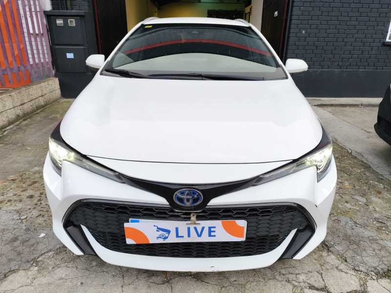 Toyota Corolla 1.8 Hybrid Business Edition photo Toyota Corolla 1.8 Hybrid Business Edition