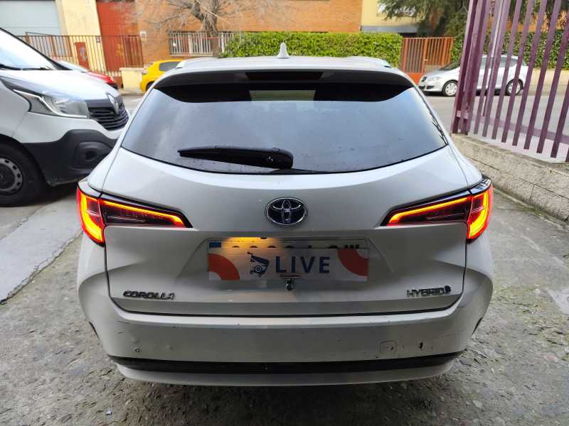 Toyota Corolla 1.8 Hybrid Business Edition photo Toyota Corolla 1.8 Hybrid Business Edition