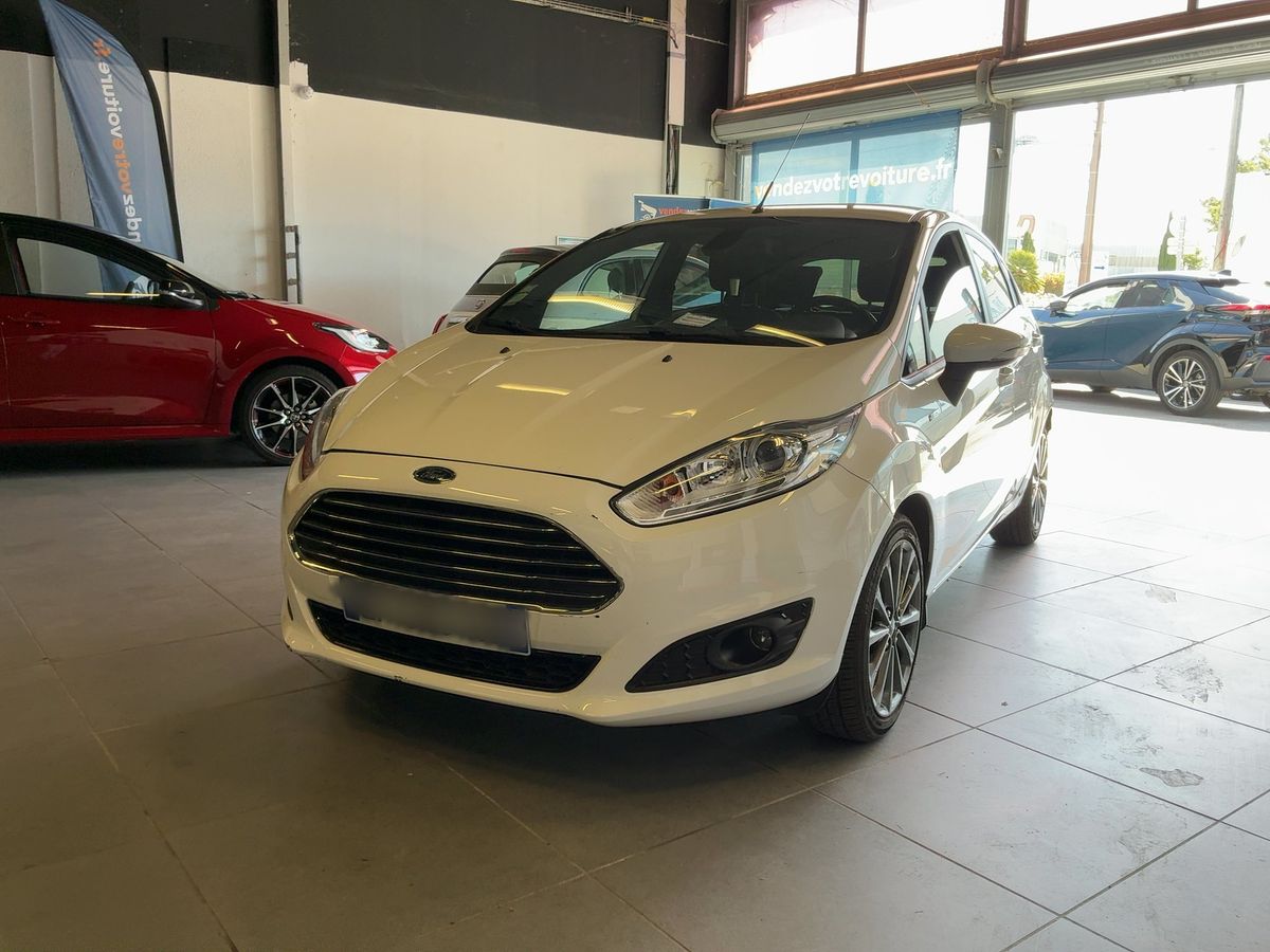 Ford Fiesta 2016 — photo 1