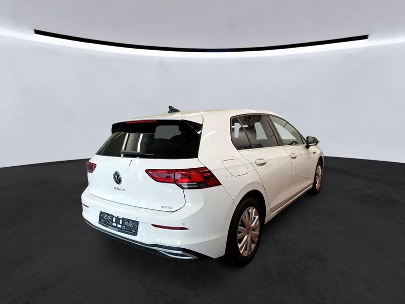 Volkswagen Golf VIII 1.5 eTSI ACT Style — zdjęcie 15