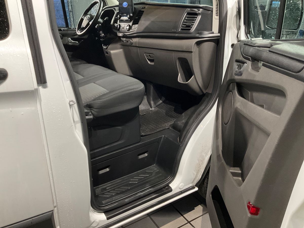 Ford Transit 2021 — photo 24