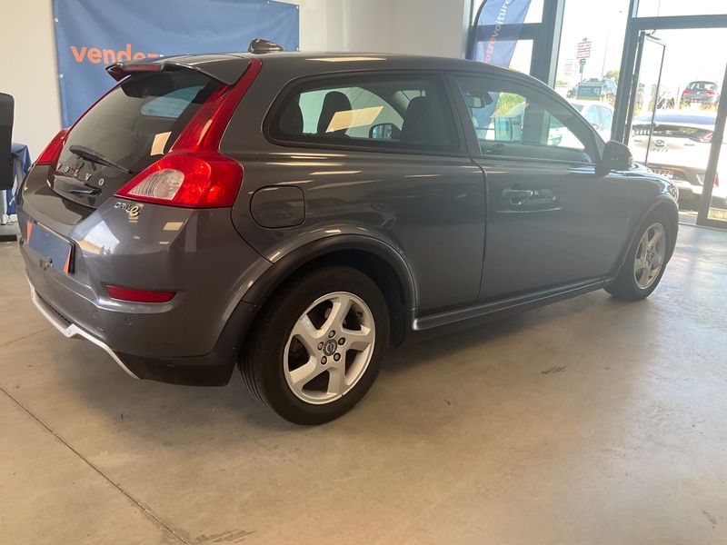 Volvo C30 1.6 DRIVe Momentum — zdjęcie 2