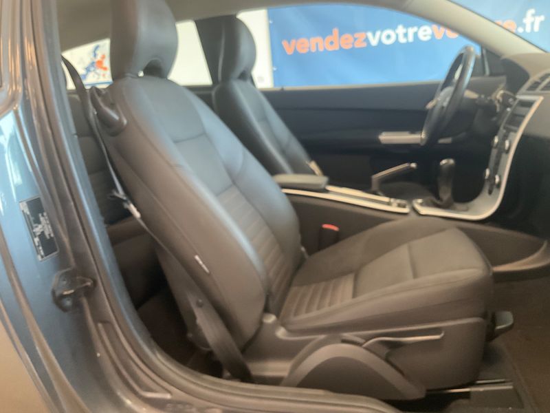 Volvo C30 1.6 DRIVe Momentum — zdjęcie 3