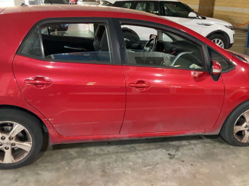 Toyota Auris 2.0 D-4D Active 2011 – снимка 10
