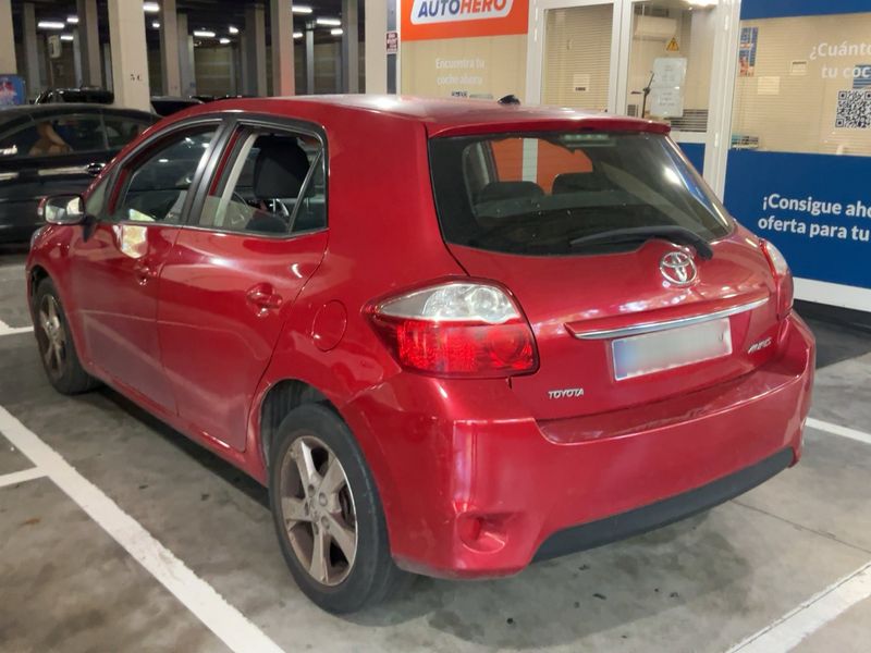 Toyota Auris 2.0 D-4D Active 2011 – снимка 6