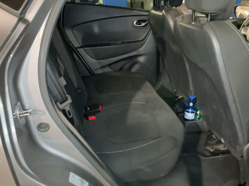 Renault Captur 1.5 dCi Sport Edition — zdjęcie 14