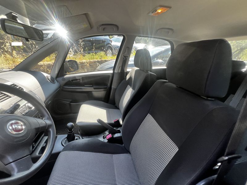 Fiat Sedici 1.6 Dynamic 4x4 — zdjęcie 10