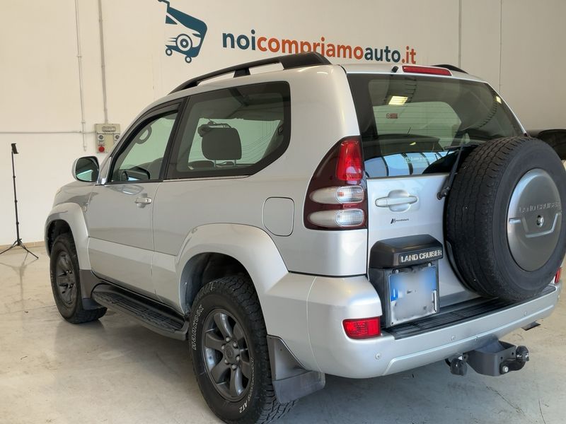 Toyota Land Cruiser 3.0 D-4D C — zdjęcie 3