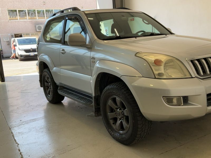 Toyota Land Cruiser 3.0 D-4D C — zdjęcie 8