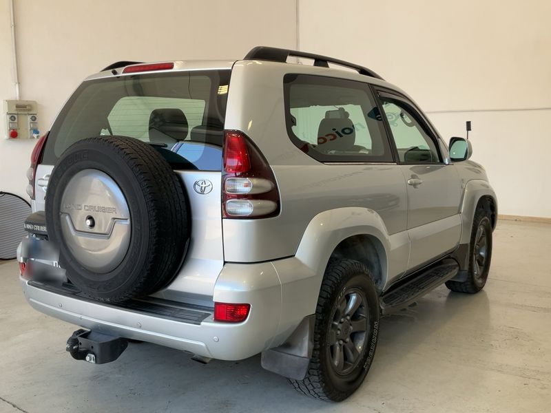 Toyota Land Cruiser 3.0 D-4D C — zdjęcie 6