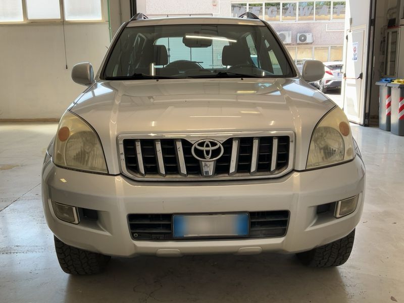 Toyota Land Cruiser 3.0 D-4D C — zdjęcie 9