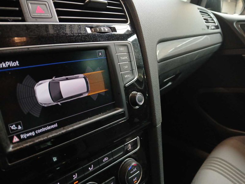 Volkswagen Golf VII 1.2 TSI Comfortline BlueMotion Tech — zdjęcie 23