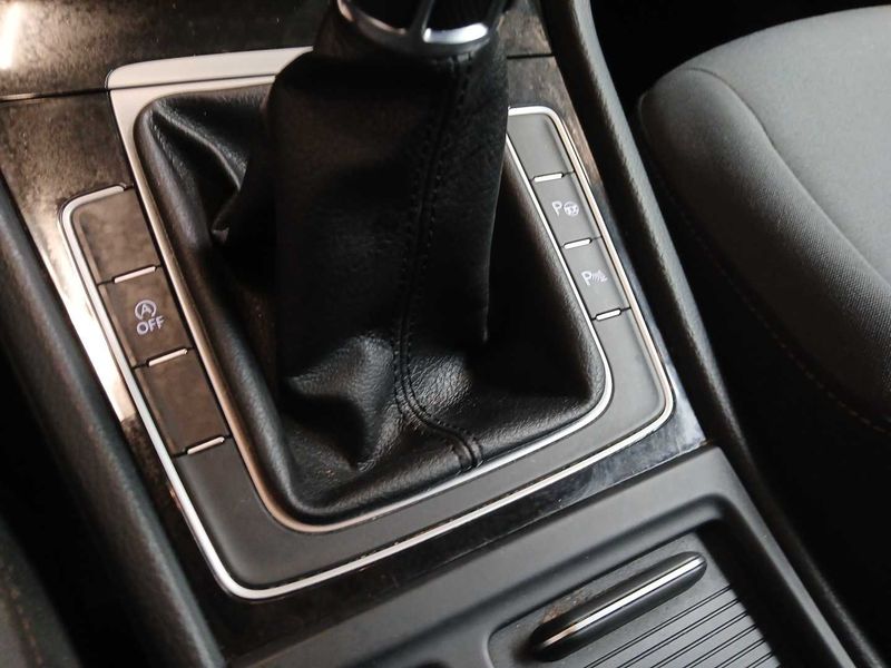 Volkswagen Golf VII 1.2 TSI Comfortline BlueMotion Tech — zdjęcie 22