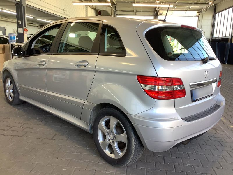 Mercedes-Benz B-Klasse B 180 — zdjęcie 3