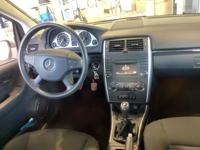 Mercedes-Benz B-Klasse B 180 — zdjęcie 12