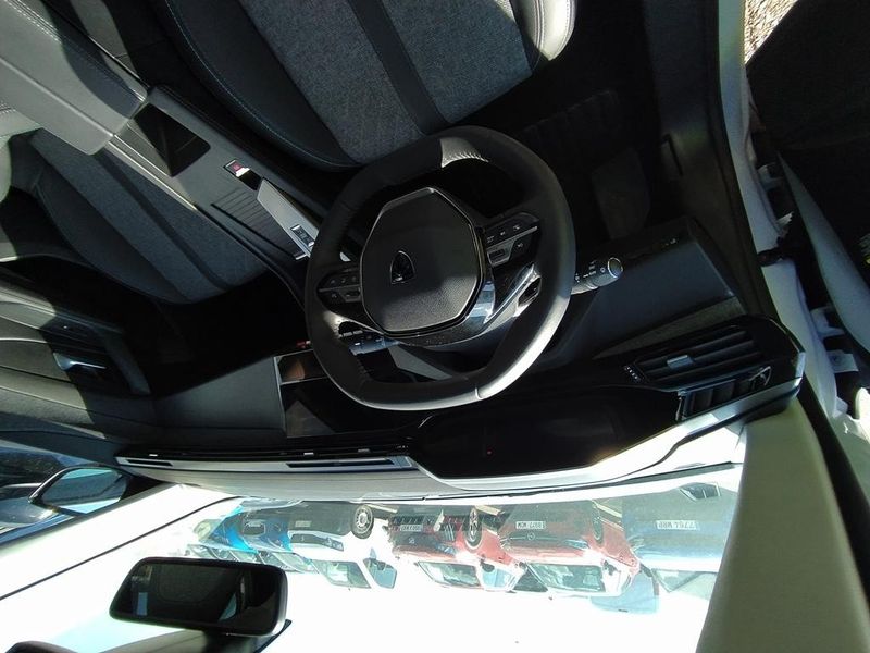 Peugeot 408 1.2 Mild-Hybrid Allure — zdjęcie 10