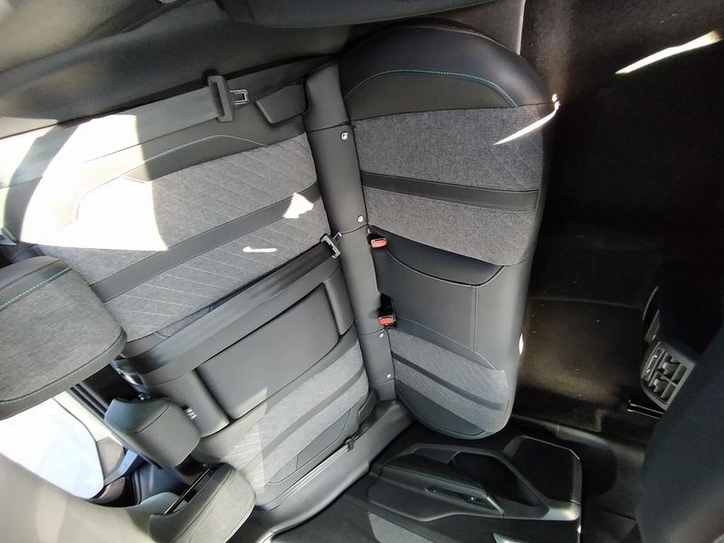Peugeot 408 1.2 Mild-Hybrid Allure — zdjęcie 12