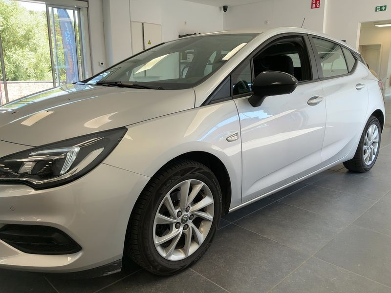 Opel Astra 1.2 Turbo Edition Start/Stop — zdjęcie 2