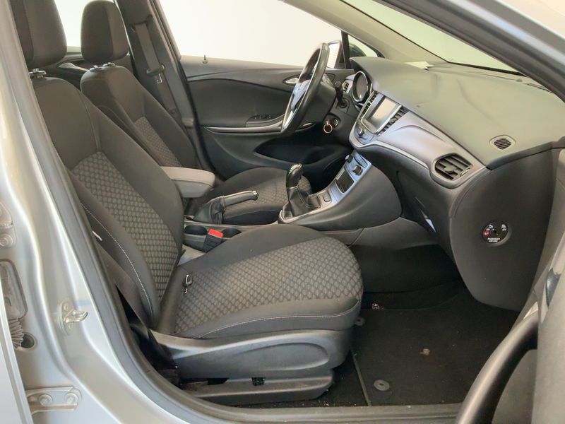Opel Astra 1.2 Turbo Edition Start/Stop — zdjęcie 11